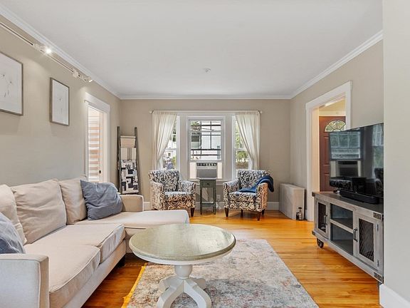 5th image of 48 Walnut St