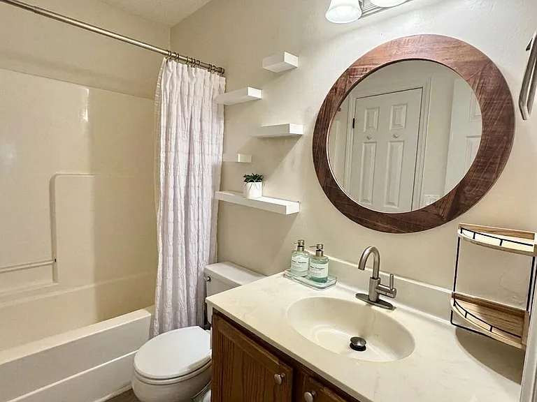 614 Windsong Ln — Photo 16