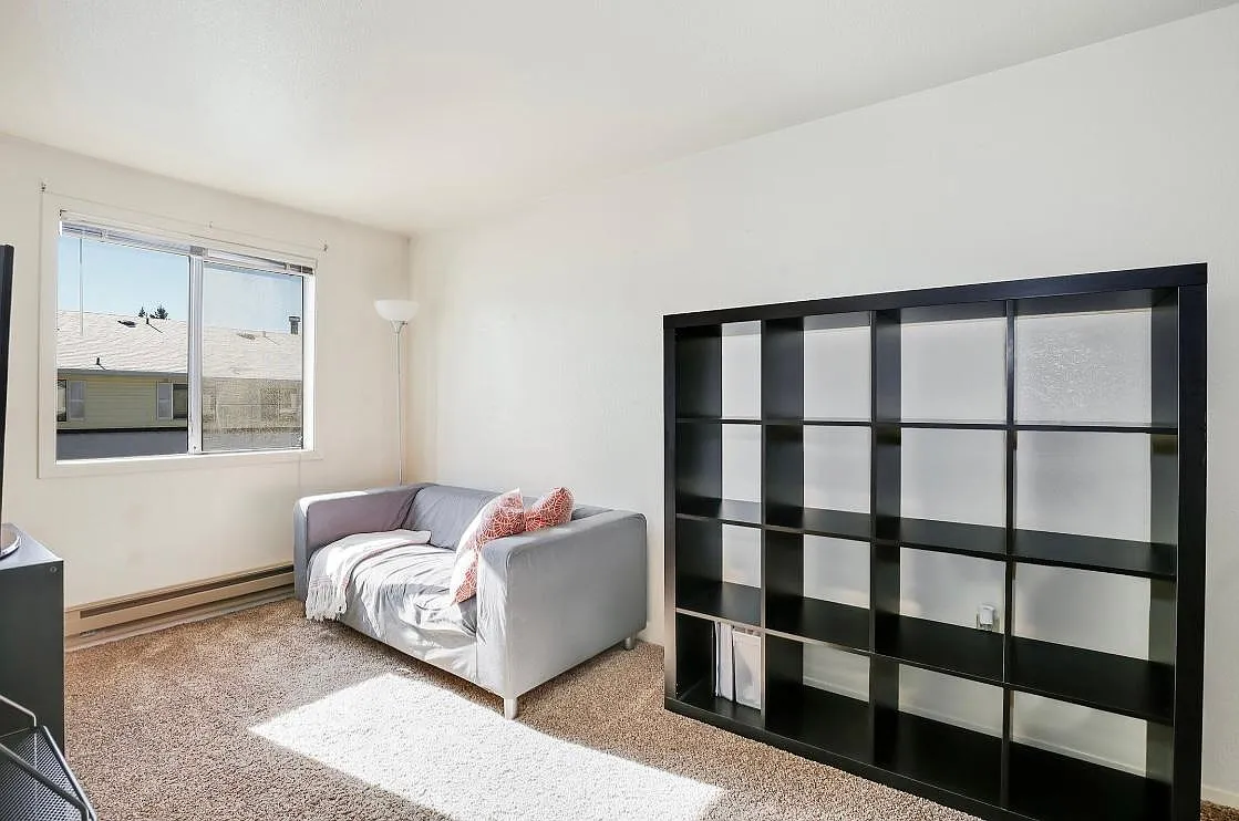 S 325th Ln, Federal Way — Photo 1
