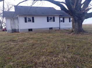3936 W Sycamore St, Carterville, IL 62918
