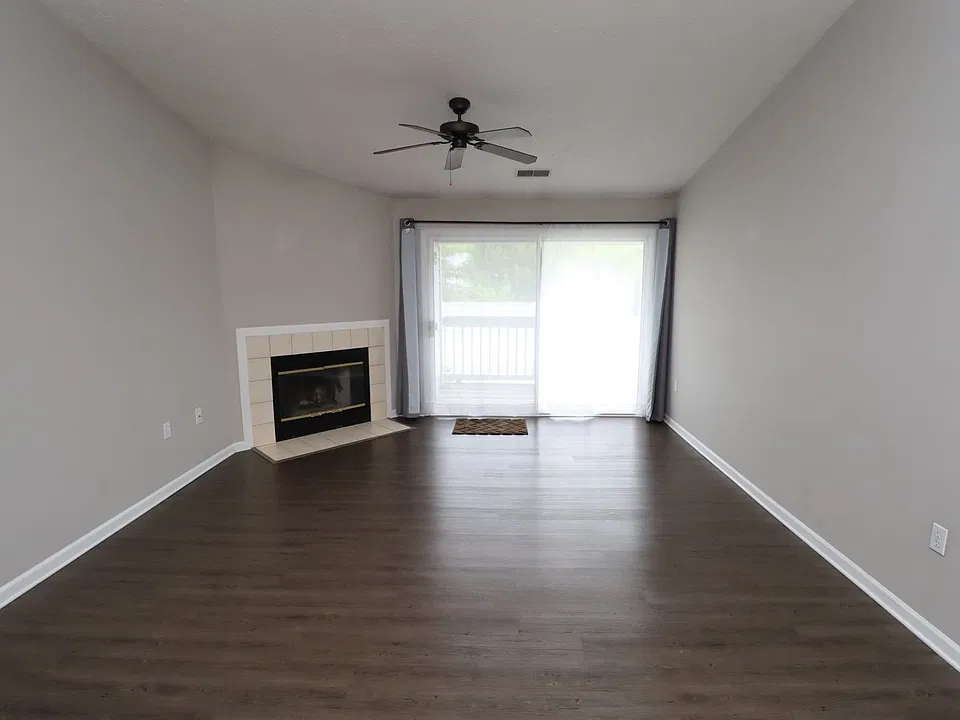 8112 Glenwillow Ln #205