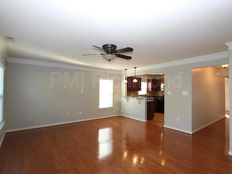 637 Abbey Village Cir — Photo 9