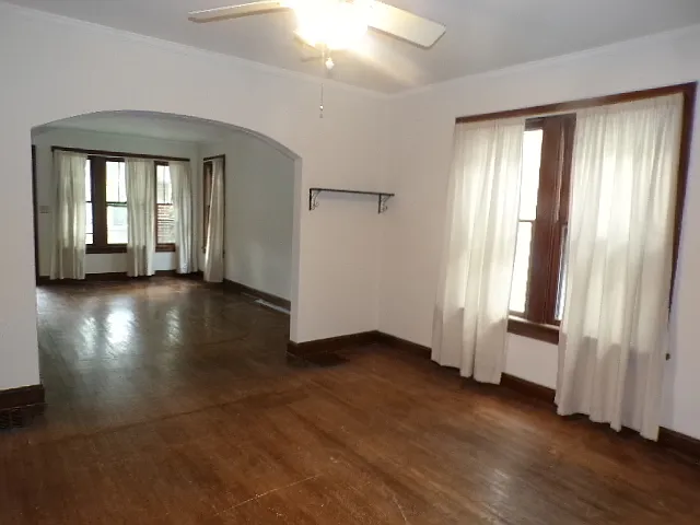 2924 Indianola Ave — Photo 3
