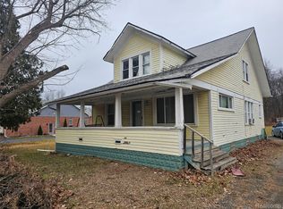 33342 Willow Rd, New Boston, MI 48164