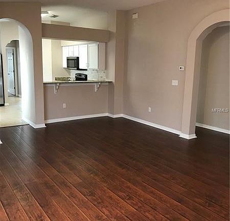 5th image of 7960 Carriage Pointe Dr