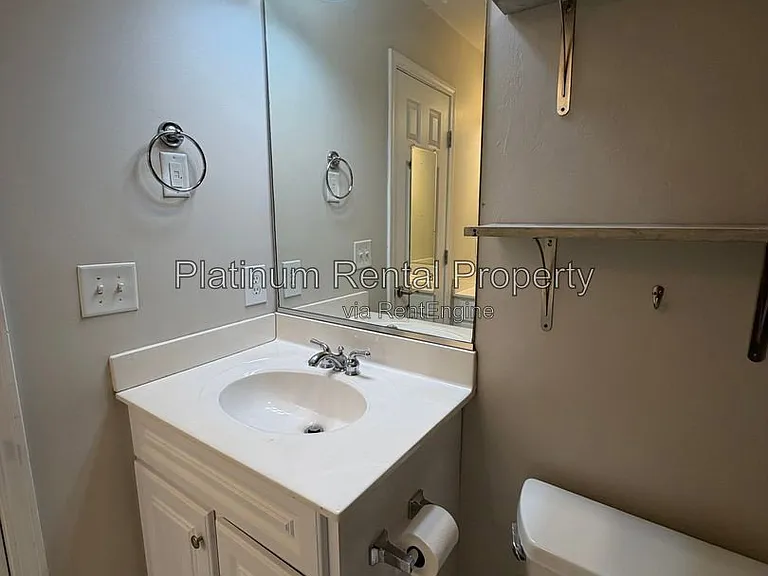 221 16th St NW #3 — Photo 43