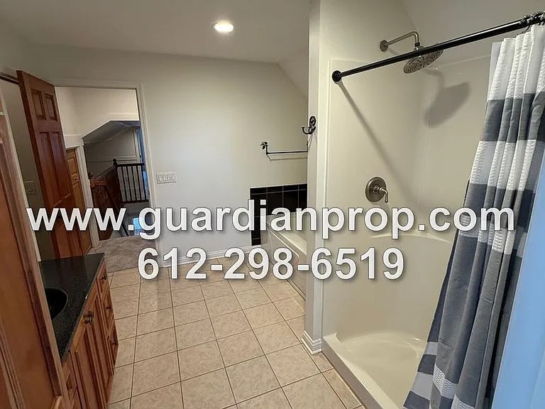 2202 Saint Croix St — Photo 14