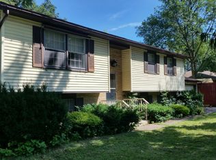 8 Black Walnut Dr, Rochester, NY 14615