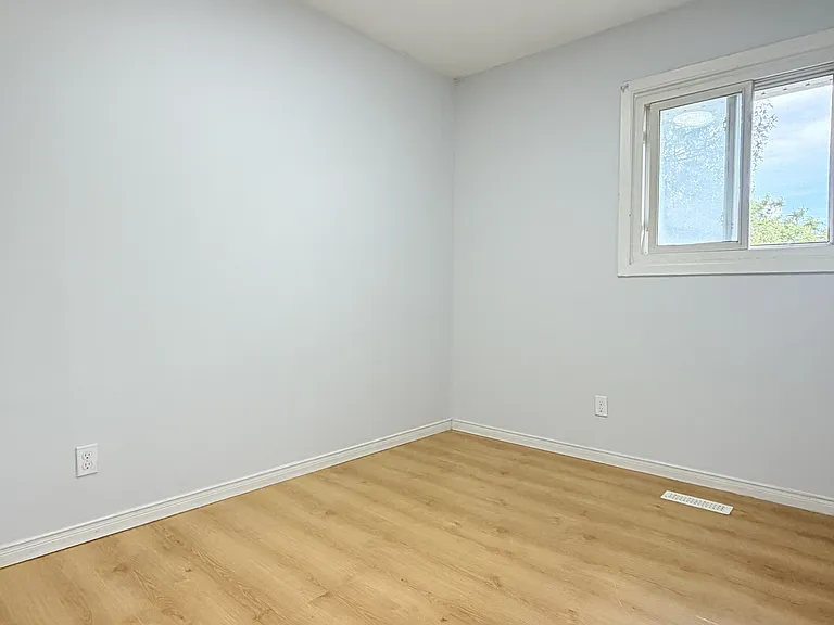 506 Aylmer Ave #4 — Photo 8