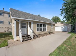 106 S Williams Ave, Sioux Falls, SD 57104
