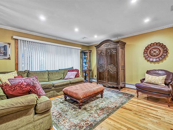4th image of 4222 223rd St