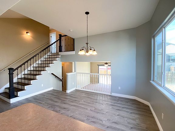 5th image of 2931 Avocado Ave