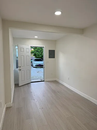 1428 E 10th St #1428 Photo 1
