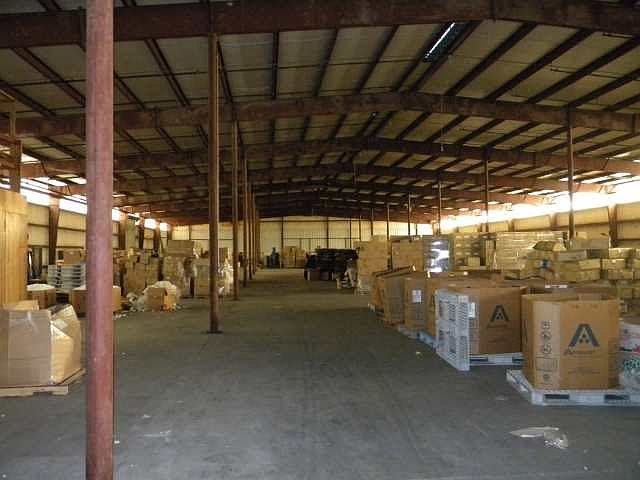 2nd image of 819 Spang St