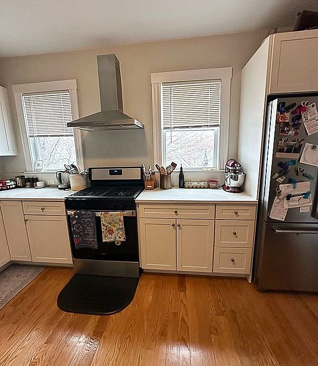 1st image of 64 Montgomery St #3