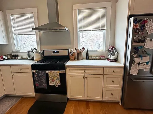 64 Montgomery St #3, Cambridge, MA 02140