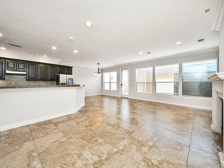 2046 Palm Forest Ln — Photo 20