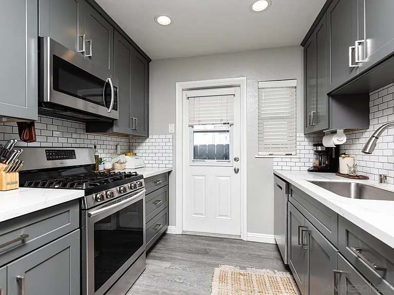 4793 Jutland Dr — Photo 8