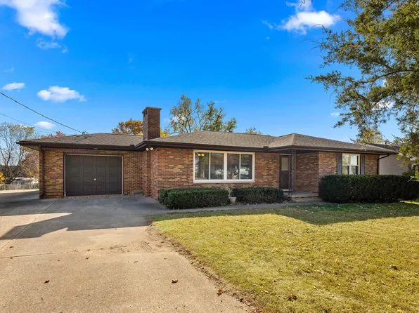 2516 E Silverleaf St, Chillicothe, IL 61523
