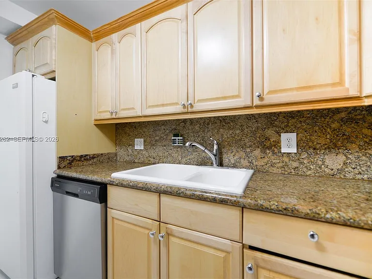 1950 S Ocean Dr #17N — Photo 12