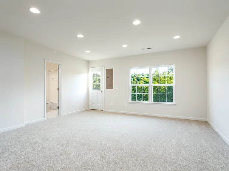 228 Patchwork Dr — Photo 2