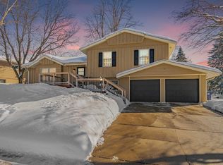 1705 E Otonka Trl, Sioux Falls, SD 57103