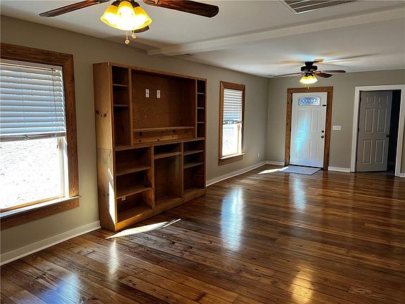 4th image of 1654 Artesian Well Rd NW