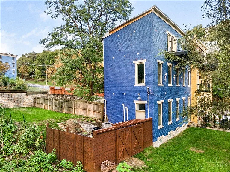 320 Seitz St — Photo 3
