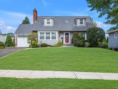 21 Farragut Road, Old Bethpage, NY, 11804