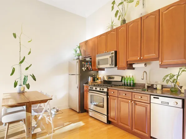 61 Grand Street image 5 of 23