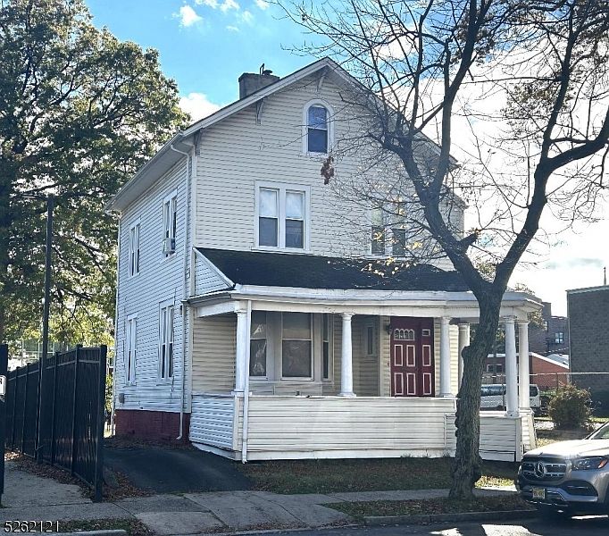 1st image of 54 Lincoln St