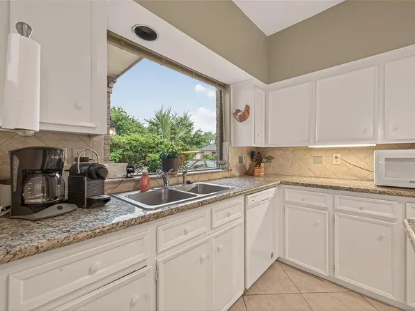 11614 Cedar Creek Dr, Houston, TX 77077