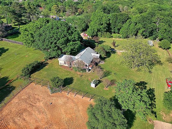 3rd image of 275 Williams Ct
