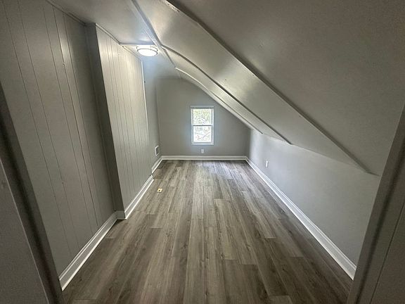 2nd image of 1082-1084 E 16th Ave