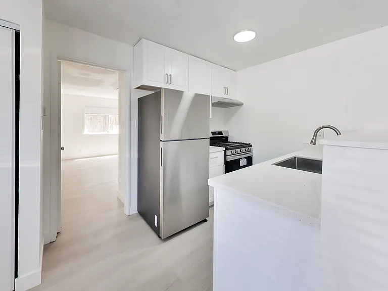 3012 E 18th St #5 — Photo 3