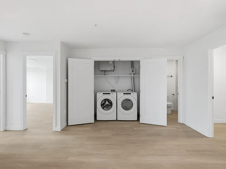 95 Caledonia Rd #208 — Photo 5