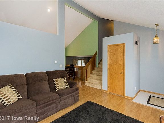 5th image of 9220 Timberwood Dr