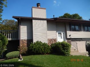 1096 Amble Dr, Shoreview, MN 55126