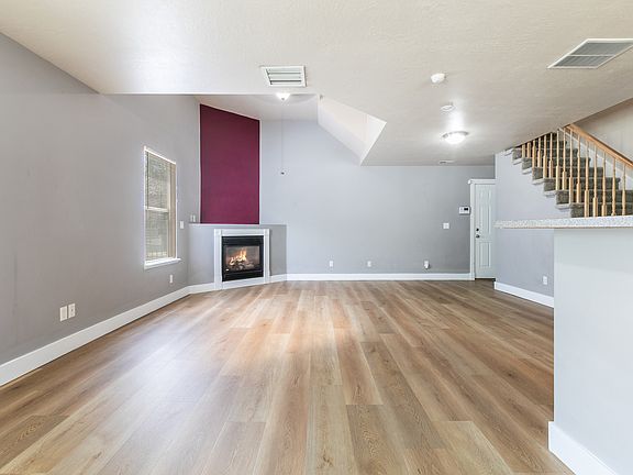 4th image of 2653 Jefferson Ave