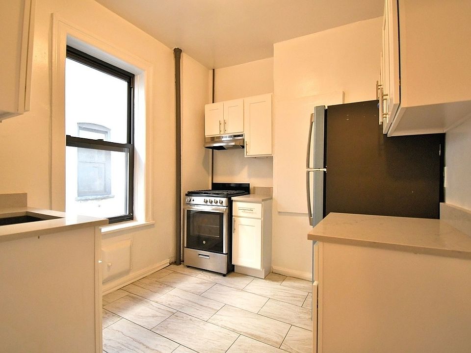 1st image of 30-86 32nd St #25