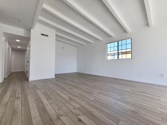 4th image of 919 W H St