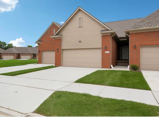 48323 Whittington Dr, Chesterfield, MI 48047