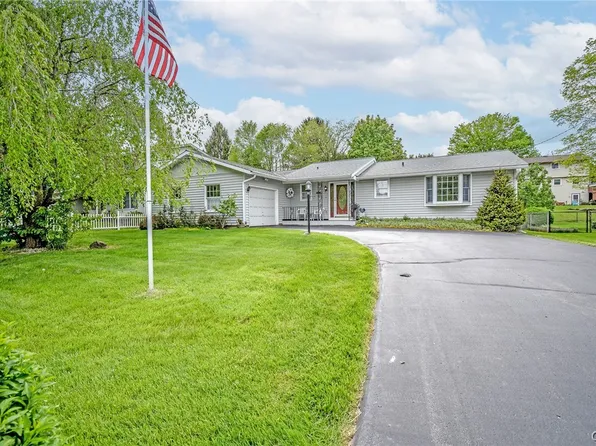 5833 Coventry Rd S, East Syracuse, NY 13057