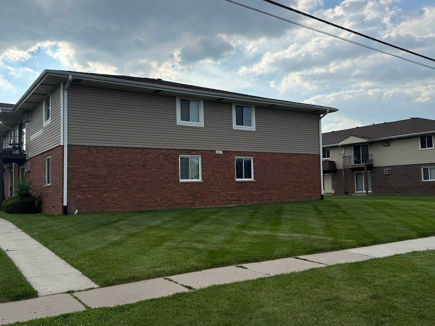 2 bed, 1000 sqft, $1,650 — Photo 1
