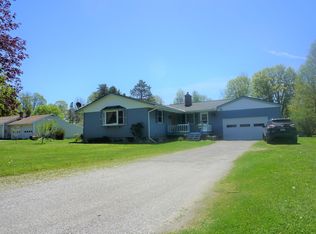 27 Wyantenuck St, Great Barrington, MA 01230