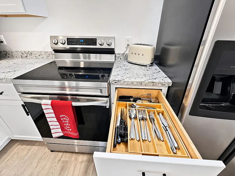 401 Leo Ln #B — Photo 17