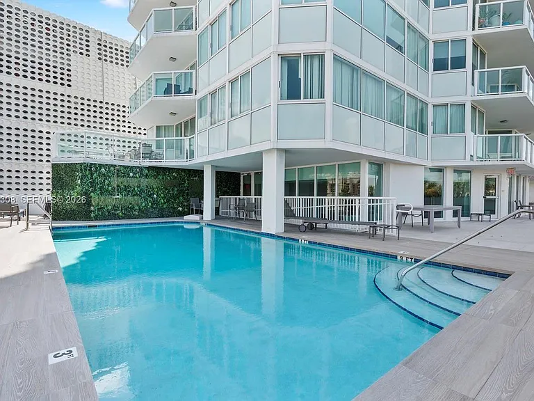 3411 Indian Creek Dr #LPH1401 — Photo 39