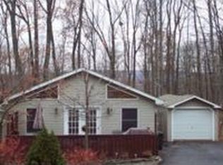 266 Snow Valley Dr, Drums, PA 18222
