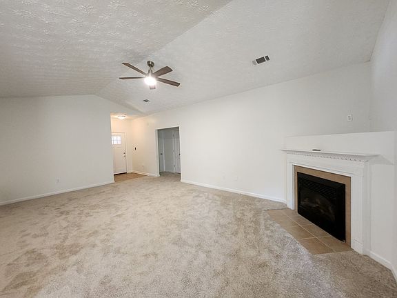 5th image of 2458 Lakeview Dr