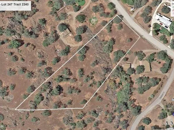 247 Squaw Valley Rd, Squaw Valley, CA 93675